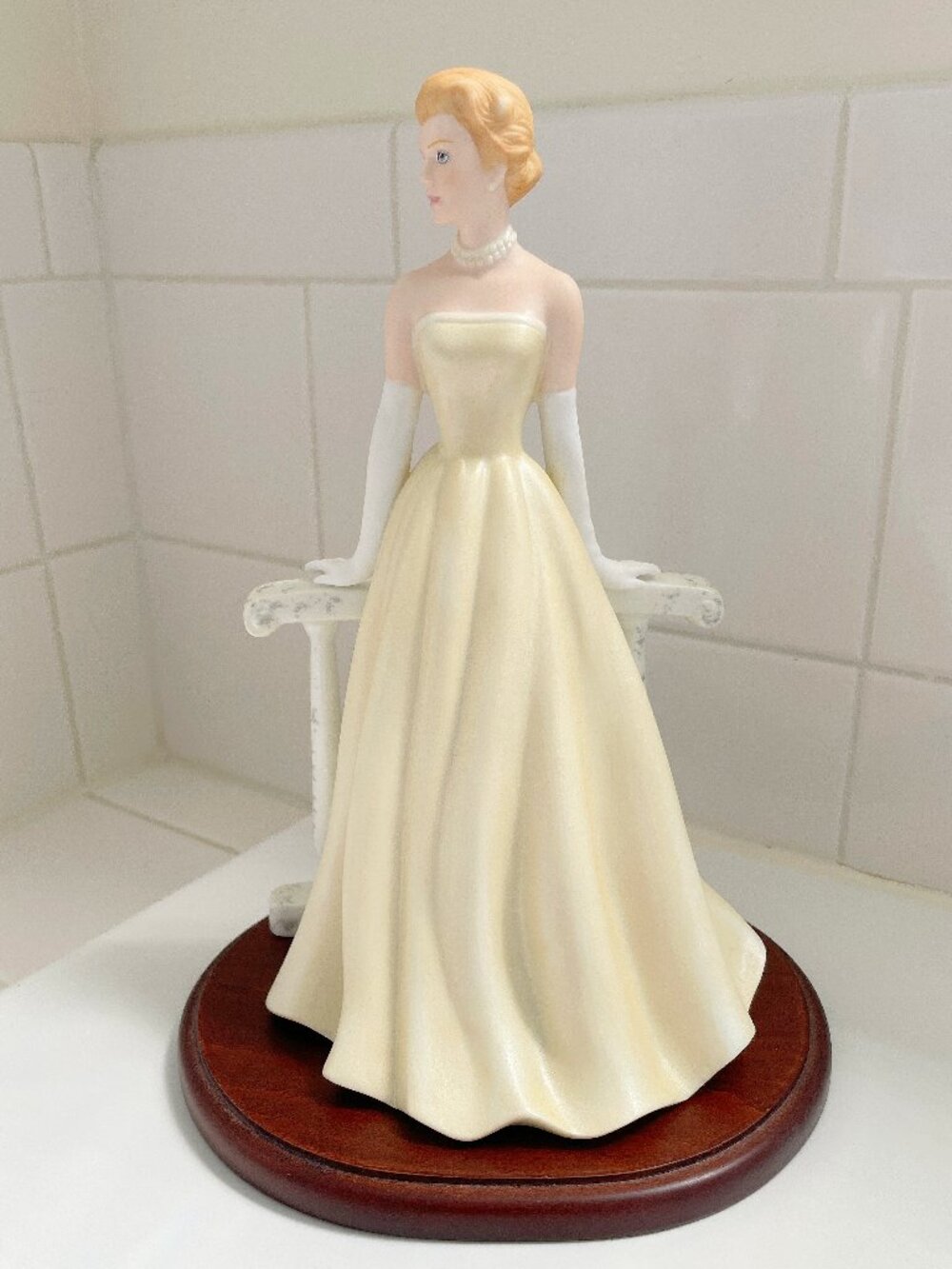 NIB Home Interiors 2004 Grace Patricia Masterpiece Porcelain Figurine 12251-04
